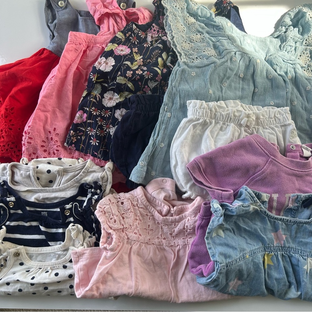 Bundle of 12 GAP Baby Girl Summer Clothes 3-6 months Rompers, Dresses, Tops - Picture 2 of 7